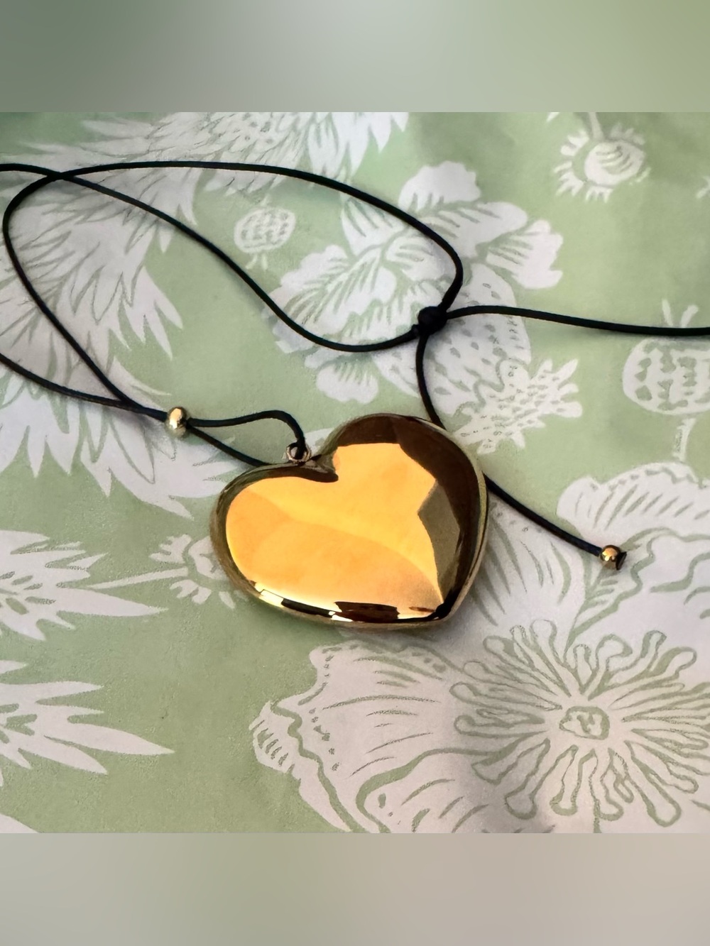 Chansuttpearls Oversized Puffy Heart Necklace. NWT